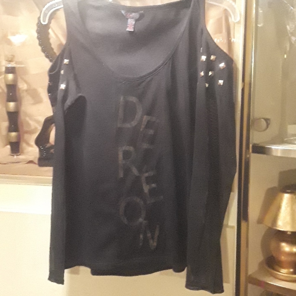 dereon tee